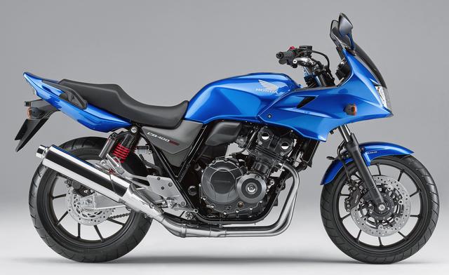 画像: CB400 SUPER BOL D'OR(グリントウェーブブルーメタリック) ■税込価格:94万7160円(※E Packageは101万5200円)