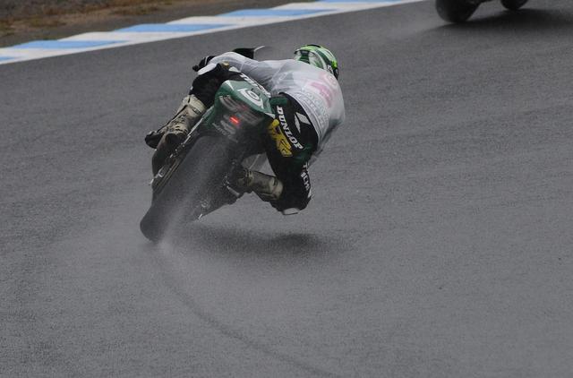 画像: 雨の走行が続いた日本GP 榎戸は「速いライダーとの差が詰まる」とチャンスと捉えました