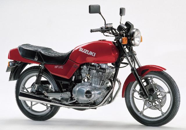 画像: ●空冷4ストDOHC4バルブ並列2気筒●247cc●29PS/10000rpm●2.2kg-m/8000rpm●157.3kg●3.60-18・4.10-18●35万9000円