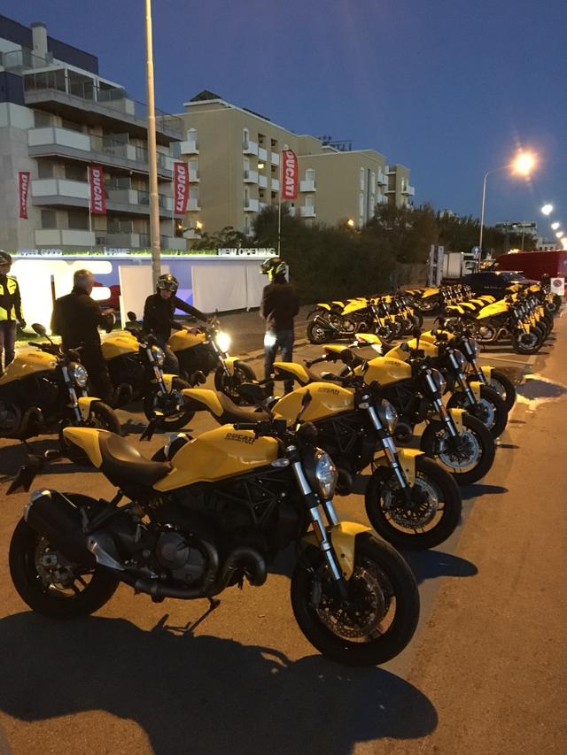 画像2: 新型DUCATI モンスター821の試乗会がイタリアで開催中!
