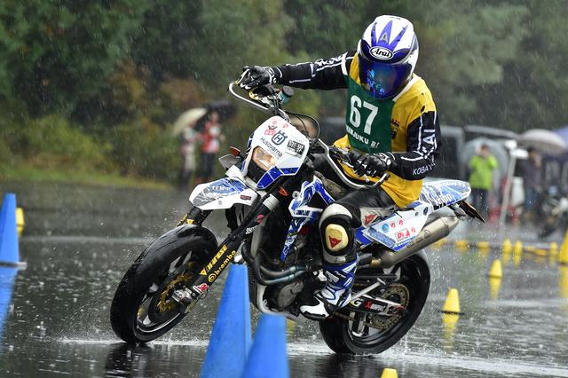 画像: C1級23位 小林寿雄選手&SM250R 2分03秒332