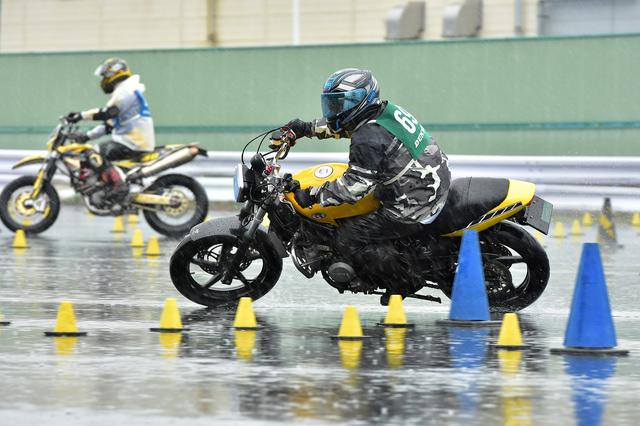 画像: C1級10位 鈴木俊介選手&VTR250 1分58秒436
