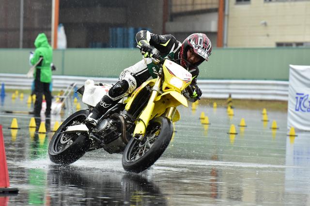画像: C1級19位 田中純二選手&DR-Z400SM 2分00秒564