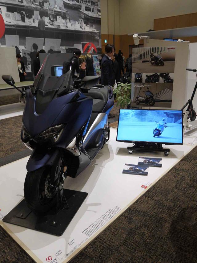 画像: グッドデザイン・ベスト100に選ばれた ヤマハ TMAX530は実車を展示