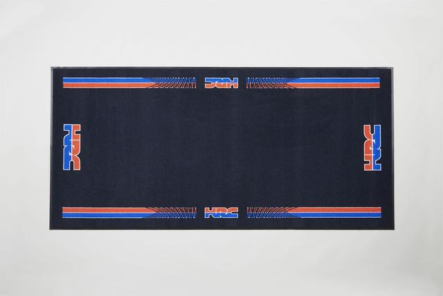 画像3: 「HRC RACING GEAR」の第1弾はレーシングメンテナンスマットでした!