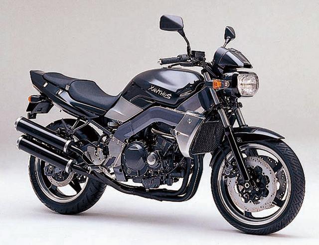 画像: ●水冷4ストDOHC4バルブ並列4気筒●398cc●53PS/11500rpm●3.7kg-m/9500rpm●168kg●110/70R17・160/60R17●62万9000円