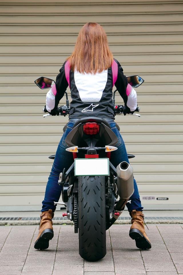 画像: STREET TRIPLE R (2014年モデル)