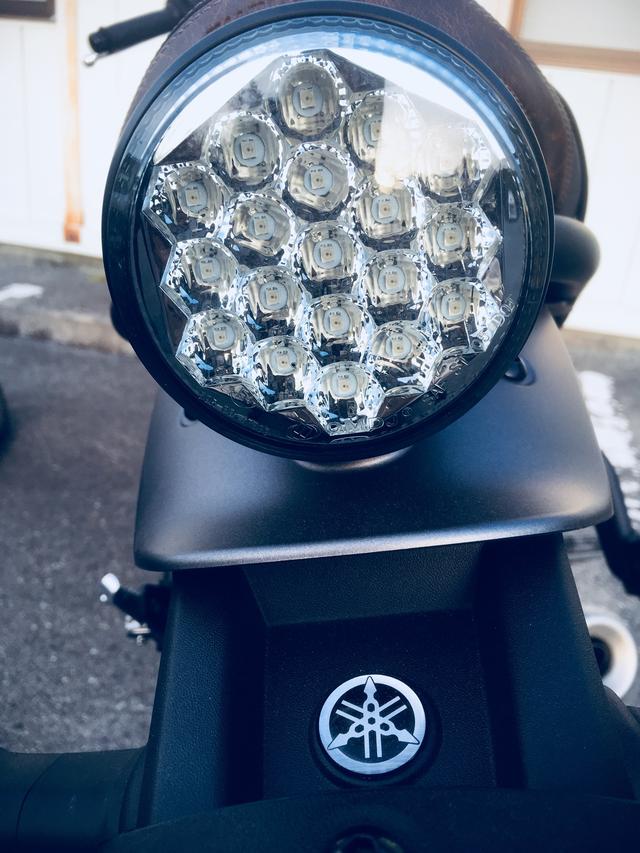 画像: 丸型のテールランプは最新のLED。 後ろから走ってるのを見ると、キラッキラです⭐️