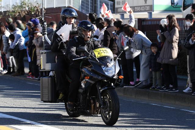 画像: XJ6 ディバージョンも中継車として登場。