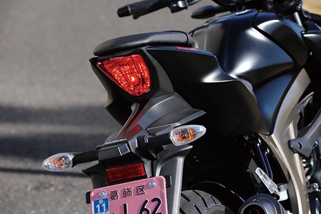 画像: GSX-R125と同じく、テールカウルの最後部にきれいに埋め込まれたテールランプ。ナンバープレートランプにはLEDを使用している。
