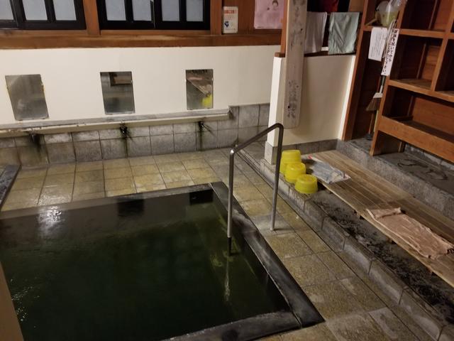 画像: 中はこんな感じ! タオルやシャンプー類・桶とかも持っていった方がいいかも^^ ドライヤーはありません