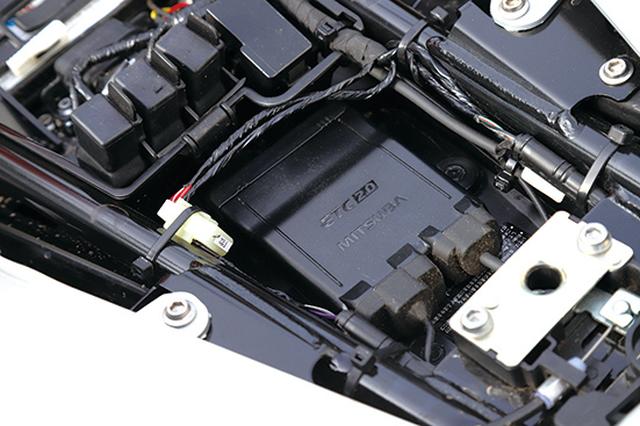 画像: ETC2.0を標準装備し、車載器はシート下にスマートに配置される。カードの抜き差しがしやすく、防犯面でも安心できる。