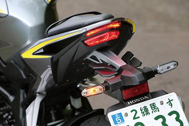 画像: ヘッドライト同様にライトガイド構造によるライン発光タイプを採用したLEDテールライト。
