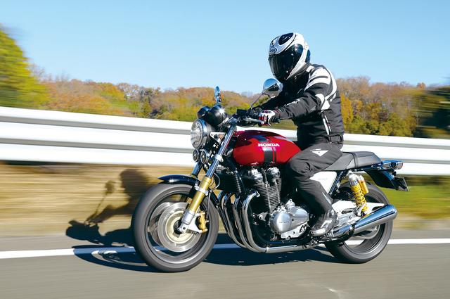 画像: HONDA CB1100RS SPECIFICATIONS ●エンジン形式:空冷4ストDOHC4バルブ並列4気筒●総排気量:1140cc●最高出力:90PS/7500rom●最大トルク:9.3kg-m/5500rpm●車両重量:252kg●燃料タンク容量:16L●タイヤサイズ(前・後):120/70ZR17・180/55ZR17■価格:137万8080円