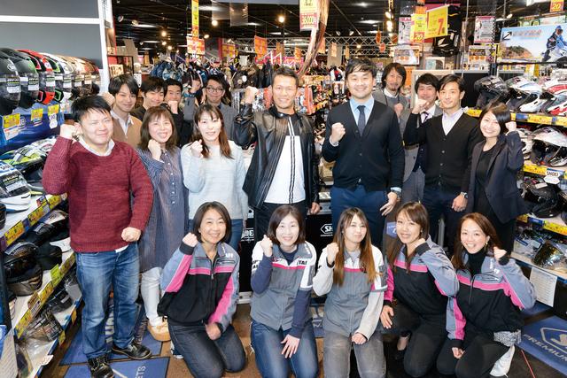 画像: 取材を行なったナップスベイサイド幸浦店。「スタッフ全員がモトジムカーナに期待していますし、みんな会場に行きたいと希望するので、お店的には困ってます(笑)」と望月社長。