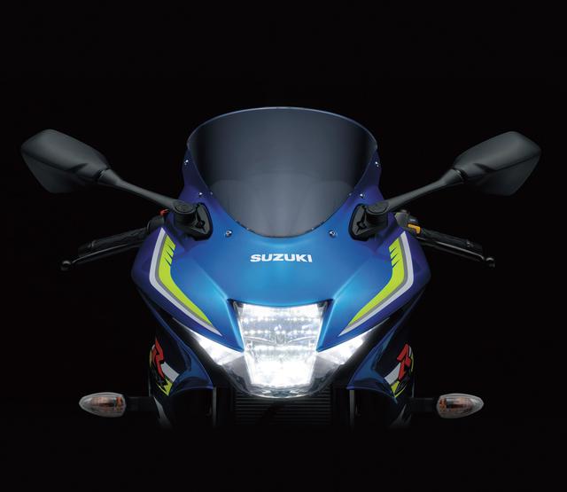 画像: シリーズ共通の縦2灯式LEDヘッドライトが印象的なフロントマスク。小さいながらもGSX-Rシリーズのアイデンティティをアピールする部分。