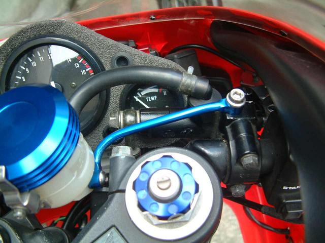 画像2: 12色揃ったビレットマスタータンクステーでカスタム魂が刺激される