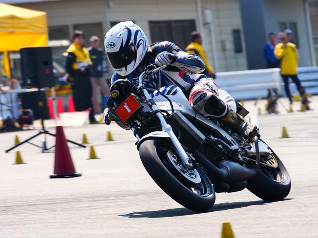画像: 総合1位 冨永崇史選手&NSR250R