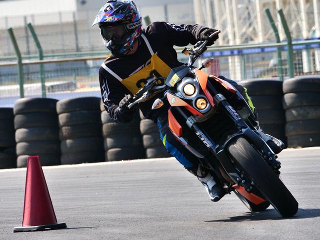 画像: NO級8位 三輪嘉彦選手&690DUKE 1分43秒488