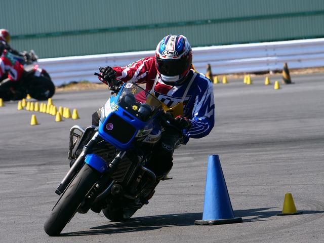 画像: NO級18位 八木岳史選手&ZRX1100 1分46秒101