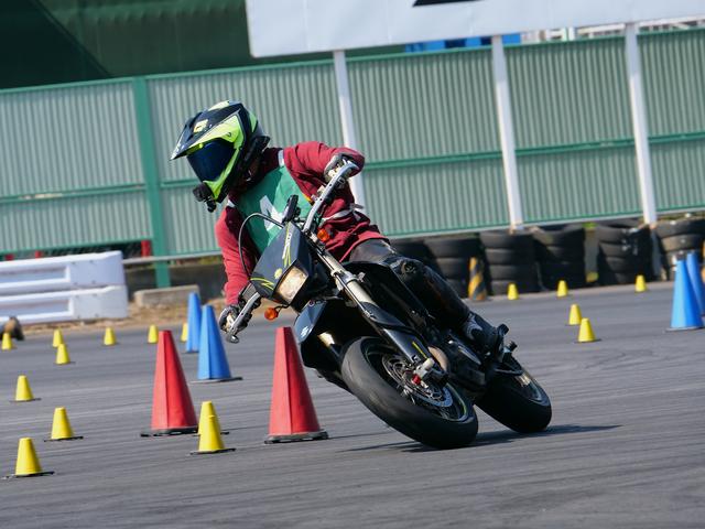 画像: C2級10位 畑 秀和選手&DR-Z400SM 1分42秒244