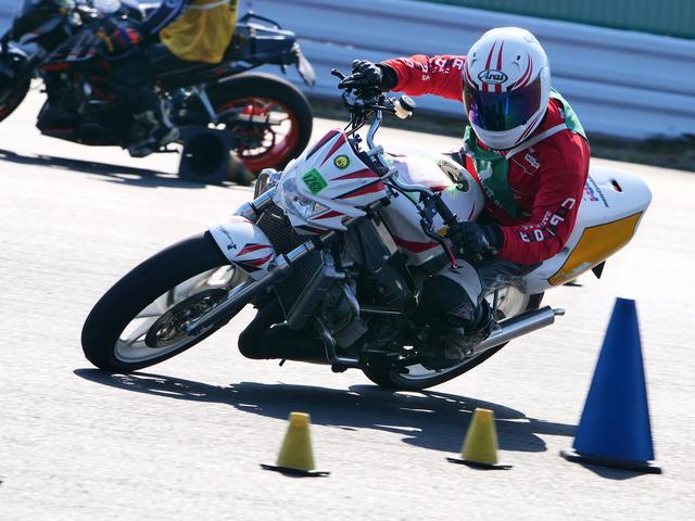 画像: C1級26位 柏木宏文選手&NSR250R 1分41秒534