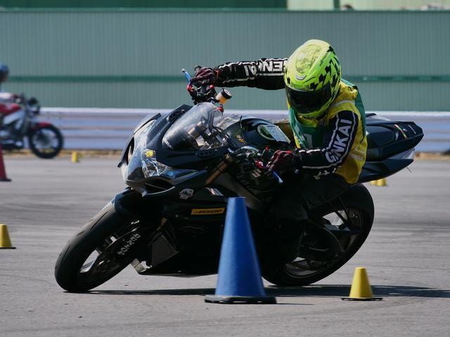 画像: C1級16位 伊藤華子選手&GSX-R1000 1分38秒500