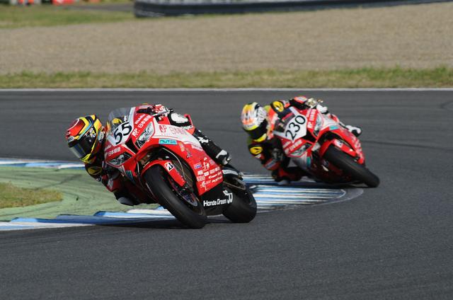 画像: レース後半、國峰が前へ けれど引き離すまでには至らず
