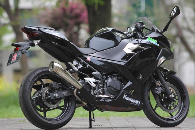 画像2: SP忠男から2018~ NINJA400適応のショートメガホンマフラーが登場