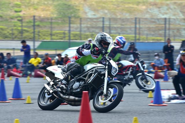 画像: C2級1位 白川選手&R1-Z 1分28秒135