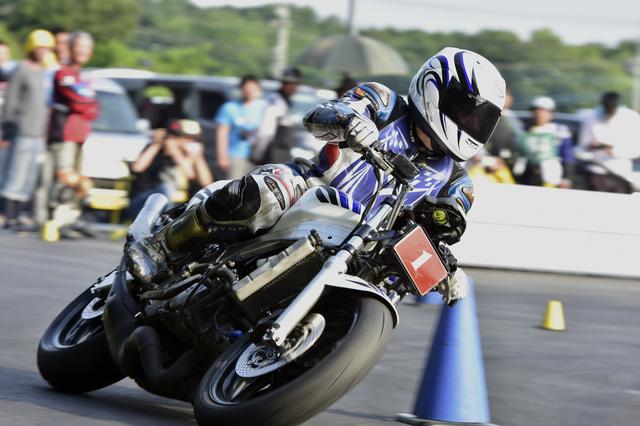 画像: 総合1位 冨永崇史選手&NSR250R