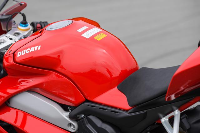 画像5: DUCATI
加速する真価と進化!
PANIGALE V4S(前編)