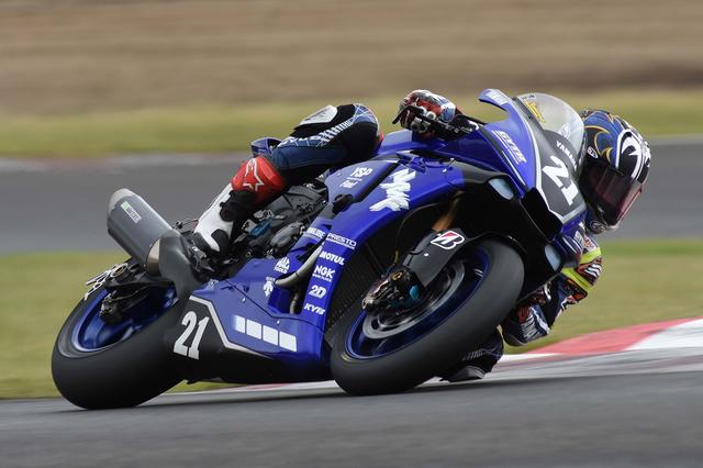 画像: こちら全日本ロードレース参戦中のYZF-R1 こちらは「初代R1の青」イメージカラーです