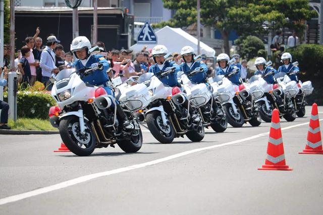 画像1: 第二交通機動隊によるデモストレーション(*゚▽゚ノノ゙