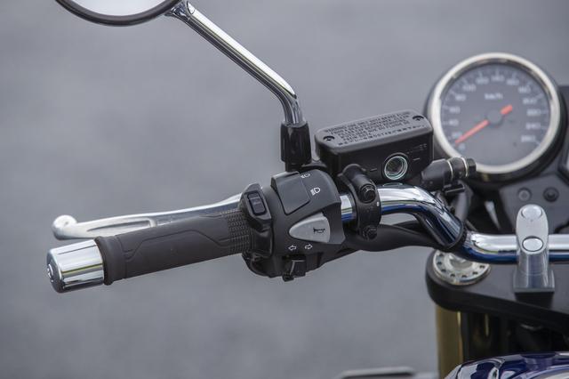 画像4: 専用品のオーリンズ前後サス、ブレンボキャリパーを装備!