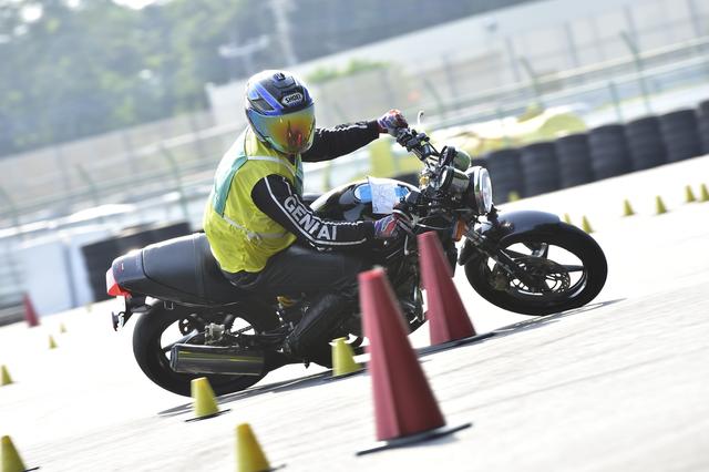画像: C2級20位 岡田選手&VTR250 1分47秒047