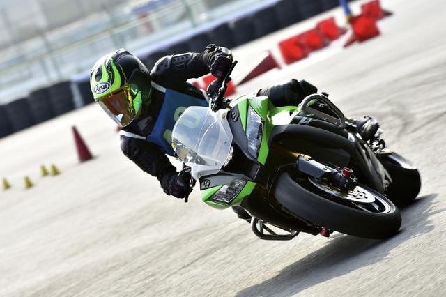 画像: B級13位 新井選手&ZX-10R 1分42秒440