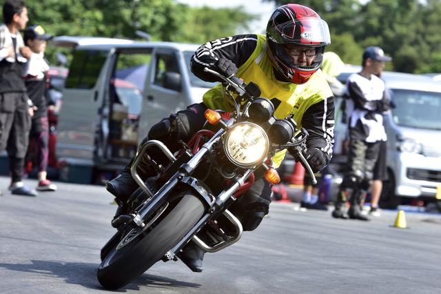 画像: NO級17位 荒木選手&VTR250 1分53秒271