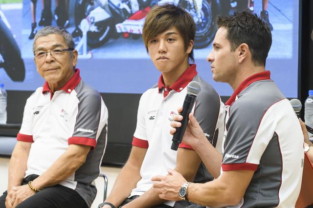 画像: 左から本田重樹会長、水野、ドゥ・プニエ エガーターは欠席しました