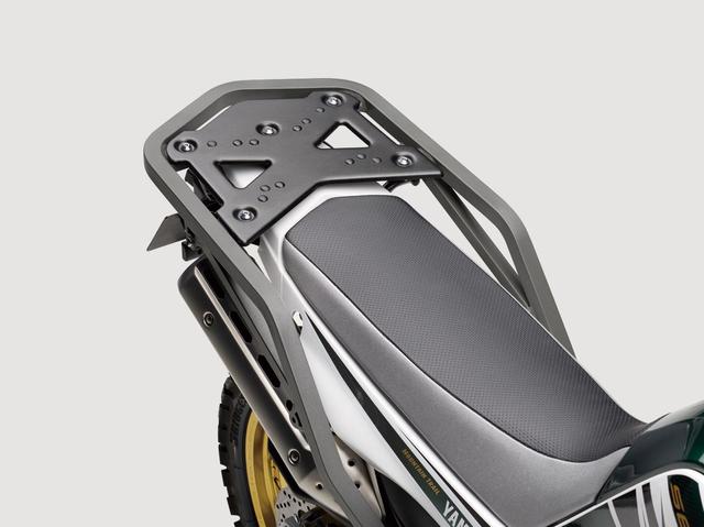 画像: アドベンチャーリアキャリア 3万240円 荷台面積は約1000cm2、最大面積は約1560cm2、最大積載6.5kgのアルミニウム製の大型キャリア。