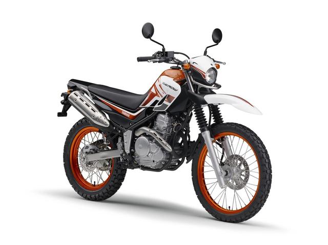 画像: YAMAHA SEROW 56万4840円 パープリッシュホワイトソリッド1(ホワイト/オレンジ)