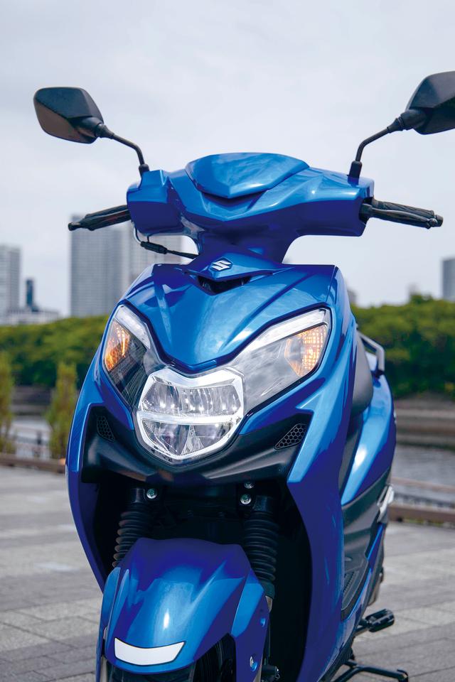 画像: 精悍で、印象的なフロントマスク。大きな導光タイプのポジションランプ、ヘッドライトともにLEDを使用して個性と上質さを強調。