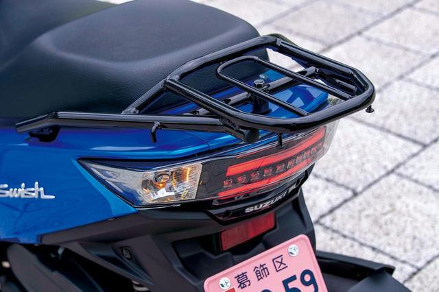 画像: テールランプはストレートタイプのLEDを採用。通勤快速モデルらしく、リアキャリアはしっかりしたものが標準装備となっている。