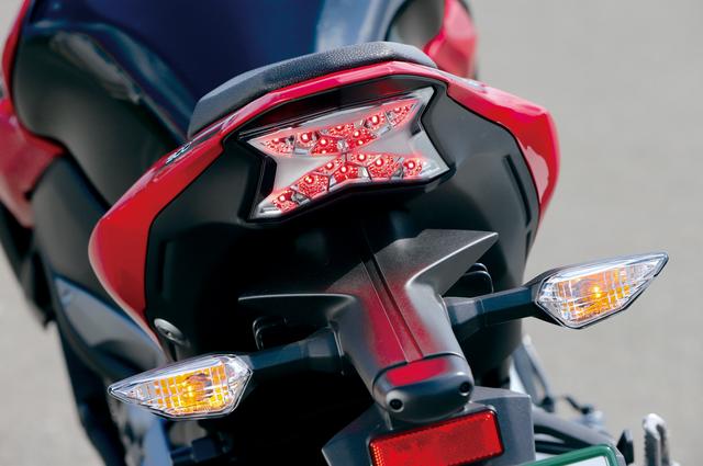 画像: LEDテールライトは“Z”パターンに点灯するユニークなデザインを採用して、力強くスポーティなイメージを印象づけている。
