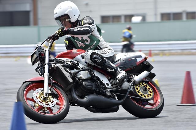 画像: C1級6位 坂本和信選手&NSR250R 1分48秒106