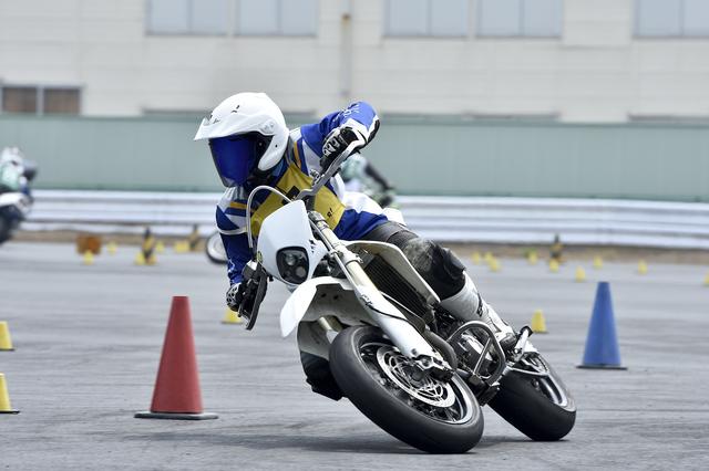 画像: NO級13位 岩崎 剛選手&DR-Z400SM 2分1秒917