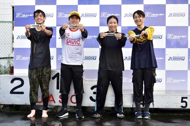 画像: 左から大高宏真(NO→C2)、井川洋一(C2→C1)、鈴木登紀子(C2→C1)、小笠原晶子(C2→C1)