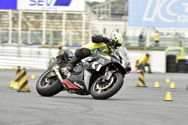 画像: C1級13位 伊藤華子&GSX-R1000 1'52.814
