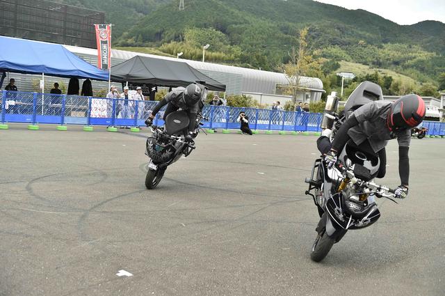 画像: ぴったり息の合ったトリックをメイクする