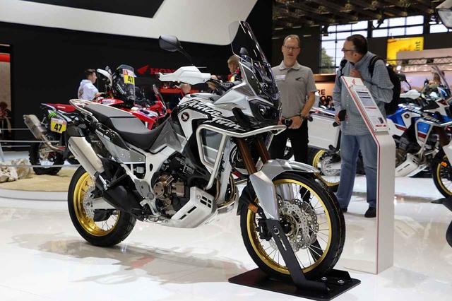 画像1: アフリカツインにロイヤルブルー採用のトリコロール登場 アドベンチャースポーツはイメージ一新のシルバーメタリック